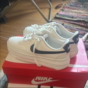 Nike White and Black Women's Sneakers